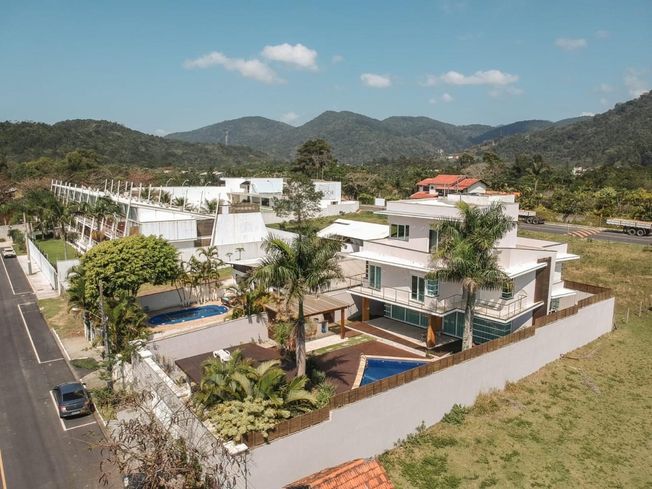 Casa à venda na Praia do Estaleiro