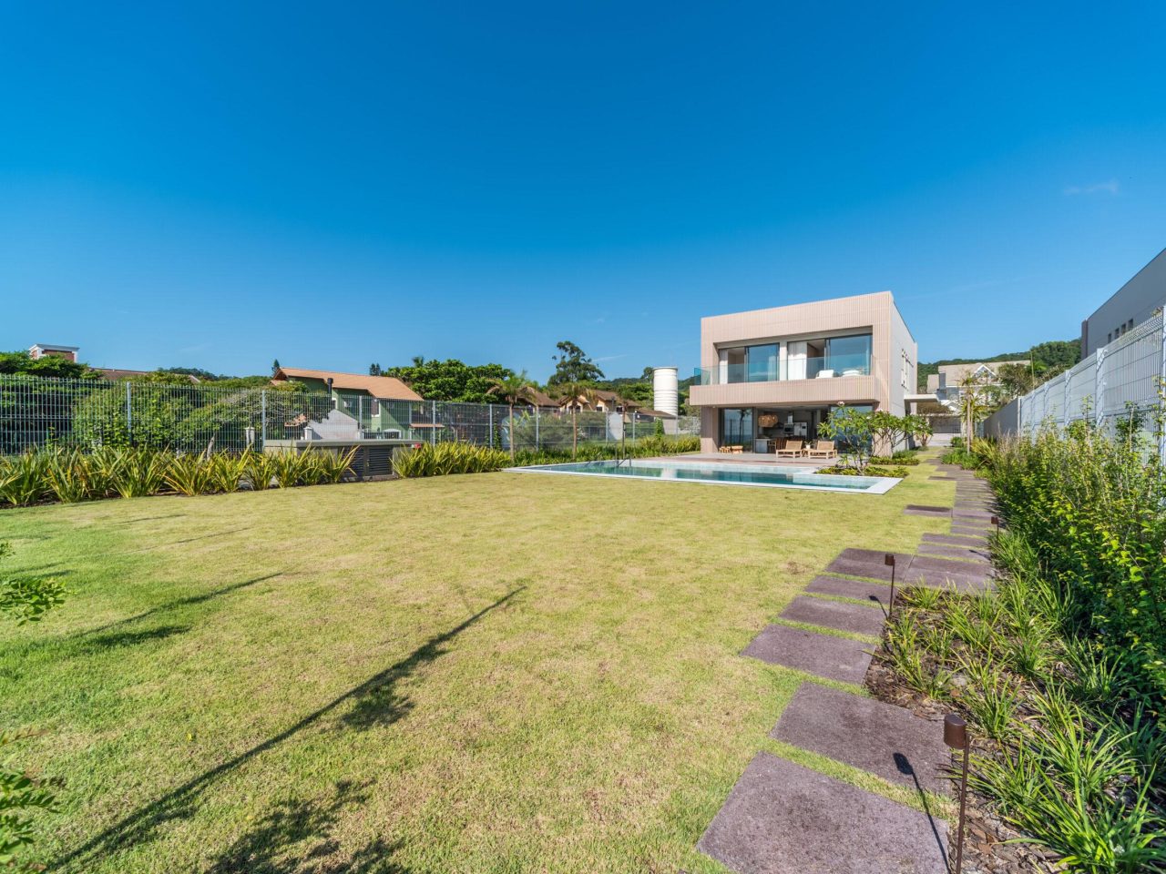 CASA NO ESTALEIRO